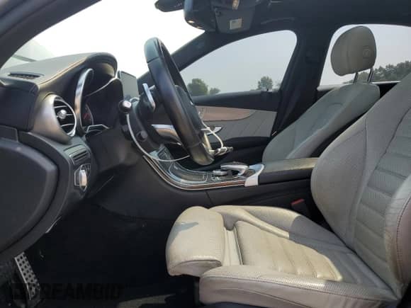 2018 Mercedes-Benz C 43 AMG с VIN 55SWF6EB0JU250796, выставлен на аукционе Copart как лот 67102275 с пробегом 101 670 миль миль и Списание • Salvage title. История ставок и продаж доступна на DreamBid. Изображение 7.