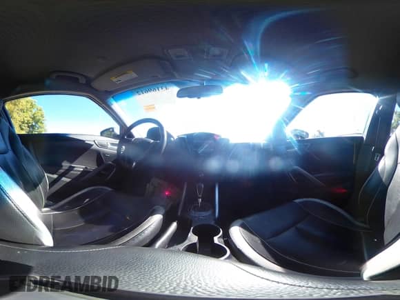 2013 Hyundai Veloster Turbo с VIN KMHTC6AE7DU140638, выставлен на аукционе IAAI как лот 43169612 с пробегом 162 811 миль миль и . История ставок и продаж доступна на DreamBid. Изображение 18.