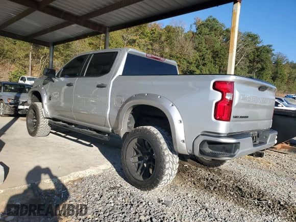 2020 Chevrolet Silverado 1500 Custom with VIN 1GCPWBEH0LZ256811, listed as a Copart auction lot 86311435 with 128,262 mi miles and Clean title. Bid and sale history available at DreamBid. Image 2.