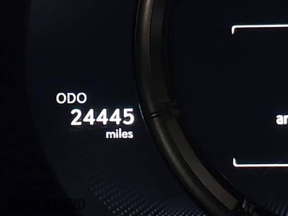 2023 Lexus IS 350 F Sport z VIN JTHGZ1B27P5065495, wystawiony jako IAAI lot #42034397 z przebiegiem 24 445 mil mil oraz . Historia ofert i sprzedaży dostępna na DreamBid. Obrazek 16.