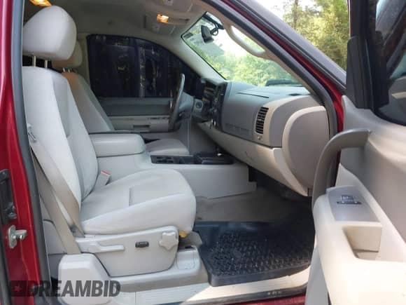2007 GMC Sierra 1500 SLE2 with VIN 2GTEK19J071635932, listed as a IAAI auction lot 42356992 with 162,228 mi miles and . Bid and sale history available at DreamBid. Image 5.