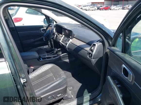 2022 Kia Sorento SX with VIN 5XYRKDLF3NG091503, listed as a IAAI auction lot 41796980 with 58,373 mi miles and . Bid and sale history available at DreamBid. Image 5.