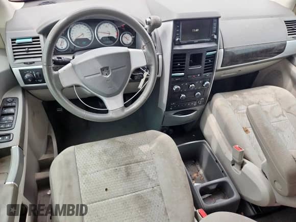 2010 Dodge Grand Caravan Crew с VIN 2D4RN6DXXAR403349, выставлен на аукционе Copart как лот 63036625 с пробегом 95 619 миль миль и Списание • Salvage title. История ставок и продаж доступна на DreamBid. Изображение 8.