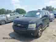 2008 Chevrolet Tahoe 3LT z VIN 1GNFC13048R194047, wystawiony jako IAAI lot #42403106 z przebiegiem 271 158 mil mil oraz . Historia ofert i sprzedaży dostępna na DreamBid. Obrazek 2.