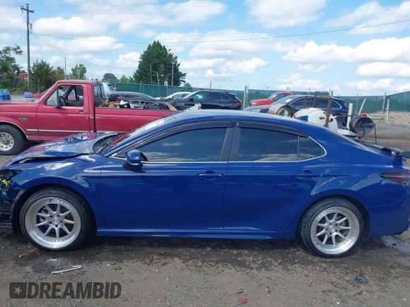 2023 Toyota Camry SE z VIN 4T1G11AK4PU102689, wystawiony jako IAAI lot #42928088 z przebiegiem 38 369 mil mil oraz . Historia ofert i sprzedaży dostępna na DreamBid. Obrazek 15.