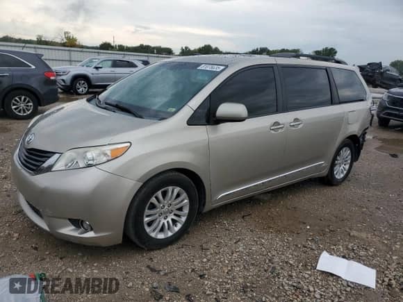 2015 Toyota Sienna XLE with VIN 5TDYK3DC2FS687328, listed as a Copart auction lot 81078635 with 63,948 mi miles and Salvage title. Bid and sale history available at DreamBid. Image 1.