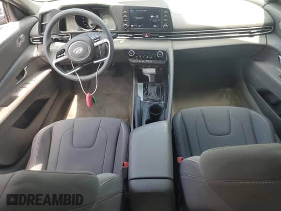 2023 Hyundai Elantra SEL с VIN KMHLM4AG4PU379295, выставлен на аукционе Copart как лот 68195365 с пробегом 54 091 миль миль и Списание • Salvage title. История ставок и продаж доступна на DreamBid. Изображение 8.