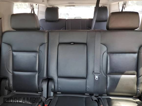 2019 Chevrolet Suburban LT с VIN 1GNSKHKC2KR142140, выставлен на аукционе Copart как лот 66806645 с пробегом 252 097 миль миль и Чистый • Clean title. История ставок и продаж доступна на DreamBid. Изображение 10.