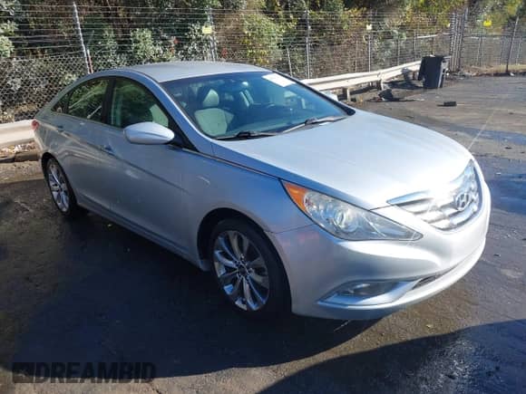 2013 Hyundai Sonata SE с VIN 5NPEC4AC1DH799969, выставлен на аукционе IAAI как лот 43539231 с пробегом 143 386 миль миль и . История ставок и продаж доступна на DreamBid. Изображение 1.