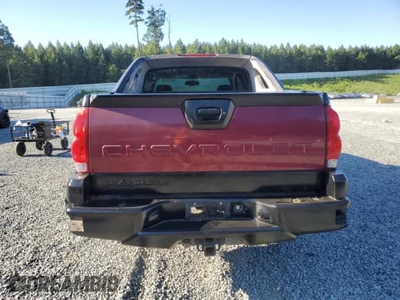 2004 Chevrolet Avalanche with VIN 3GNEK12T24G144252, listed as a Copart auction lot 70732535 with 142,122 mi miles and Salvage title. Bid and sale history available at DreamBid. Image 6.