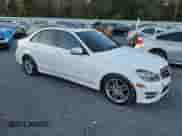 2014 Mercedes-Benz C 250 Sport z VIN WDDGF4HB6EA952910, wystawiony jako Copart lot #86221235 z przebiegiem 113 771 mil mil oraz Szkoda całkowita • Salvage title. Historia ofert i sprzedaży dostępna na DreamBid. Obrazek 4.