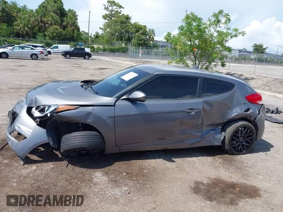2014 Hyundai Veloster с VIN KMHTC6AD0EU204625, выставлен на аукционе IAAI как лот 42491272 с пробегом Не указан миль и . История ставок и продаж доступна на DreamBid. Изображение 13.