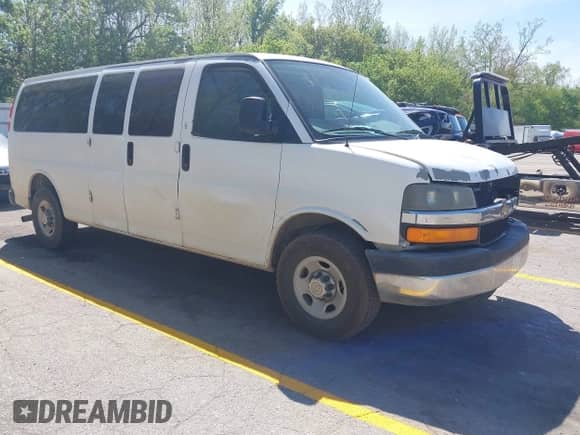 2012 Chevrolet Express Passenger 1LT z VIN 1GAZG1FA4C1189350, wystawiony jako IAAI lot #42246336 z przebiegiem 239 216 mil mil oraz . Historia ofert i sprzedaży dostępna na DreamBid. Obrazek 1.