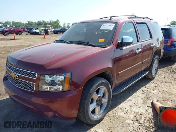 2008 Chevrolet Tahoe LTZ z VIN 1GNFK13048J105403, wystawiony jako IAAI lot #42577684 z przebiegiem 171 456 mil mil oraz . Historia ofert i sprzedaży dostępna na DreamBid. Obrazek 2.