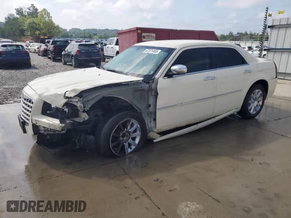 2010 Chrysler 300 Touring Signature with VIN 2C3CA5CV9AH119519, listed as a Copart auction lot 67221465 with 209,385 mi miles and Salvage title. Bid and sale history available at DreamBid. Image 1.