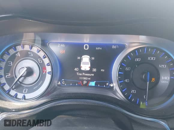2015 Chrysler 300 S с VIN 2C3CCAGG3FH884568, выставлен на аукционе IAAI как лот 42564100 с пробегом 111 563 миль миль и . История ставок и продаж доступна на DreamBid. Изображение 7.