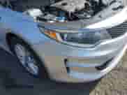 2018 Kia Optima LX с VIN 5XXGT4L35JG259165, выставлен на аукционе IAAI как лот 43556117 с пробегом 141 654 миль миль и . История ставок и продаж доступна на DreamBid. Изображение 6.