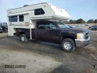 2009 Chevrolet Silverado 3500 с VIN 1GCHK73K09F148050, выставлен на аукционе Copart как лот 56701125 с пробегом 95 244 миль миль и Чистый • Clean title. История ставок и продаж доступна на DreamBid. Изображение 4.
