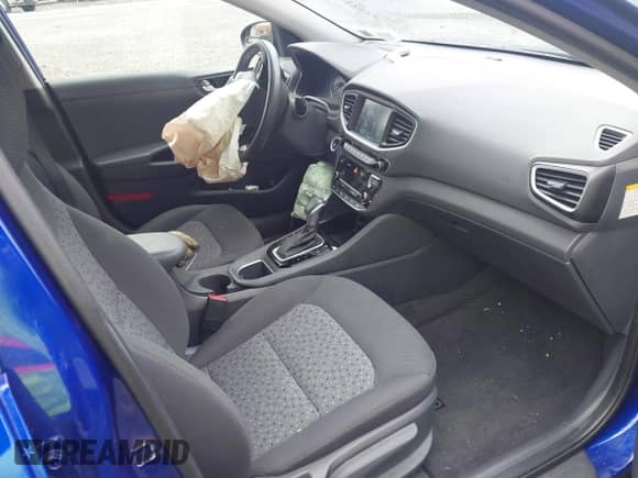 2019 Hyundai Ioniq z VIN KMHC65LD1KU159740, wystawiony jako IAAI lot #42321308 z przebiegiem 41 144 mil mil oraz . Historia ofert i sprzedaży dostępna na DreamBid. Obrazek 5.