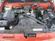 1998 Chevrolet Silverado 1500 z VIN 1GCEC14W0WZ244253, wystawiony jako Copart lot #63598935 z przebiegiem 236 294 mil mil oraz Szkoda całkowita • Salvage title. Historia ofert i sprzedaży dostępna na DreamBid. Obrazek 11.