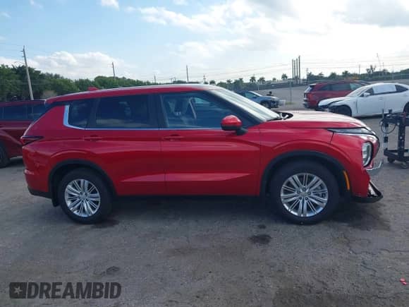 2024 Mitsubishi Outlander ES with VIN JA4J3UA89RZ072115, listed as a IAAI auction lot 41309564 with 2,178 mi miles and . Bid and sale history available at DreamBid. Image 13.
