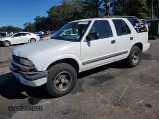 2000 Chevrolet Blazer LS z VIN 1GNCS13W4YK132571, wystawiony jako Copart lot #81794244 z przebiegiem 152 253 mil mil oraz Szkoda całkowita • Salvage title. Historia ofert i sprzedaży dostępna na DreamBid. Obrazek 1.