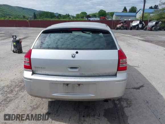 2005 Dodge Magnum SXT with VIN 2D4GZ48V358579406, listed as a IAAI auction lot 42198627 with 264,473 mi miles and . Bid and sale history available at DreamBid. Image 16.