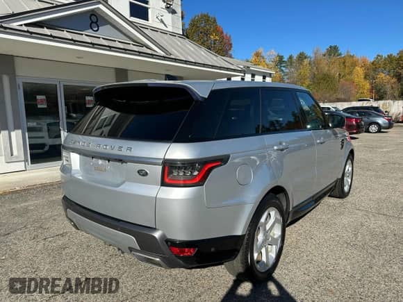 2018 Land Rover Range Rover Sport HSE with VIN SALWR2RV8JA811916, listed as a Copart auction lot 89912965 with 127,469 mi miles and Clean title. Bid and sale history available at DreamBid. Image 4.
