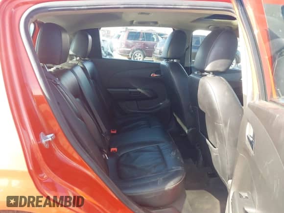 2013 Chevrolet Sonic LTZ с VIN 1G1JE6SB7D4114091, выставлен на аукционе IAAI как лот 41148217 с пробегом 199 473 миль миль и . История ставок и продаж доступна на DreamBid. Изображение 8.