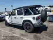 2024 Jeep Wrangler Sahara z VIN 1C4RJXP65RW192128, wystawiony jako Copart lot #66761135 z przebiegiem 16 491 mil mil oraz Szkoda całkowita • Salvage title. Historia ofert i sprzedaży dostępna na DreamBid. Obrazek 2.