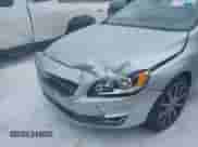 2018 Volvo S60 Inscription z VIN LYV402TK7JB173545, wystawiony jako IAAI lot #41602883 z przebiegiem 50 294 mil mil oraz . Historia ofert i sprzedaży dostępna na DreamBid. Obrazek 6.