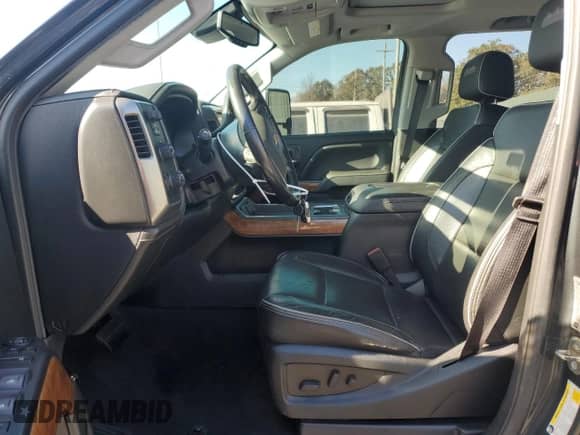2019 Chevrolet Silverado 3500HD High Country с VIN 1GC4KYEY3KF257534, выставлен на аукционе Copart как лот 78550964 с пробегом 254 955 миль миль и На запчасти • Non repairable. История ставок и продаж доступна на DreamBid. Изображение 7.