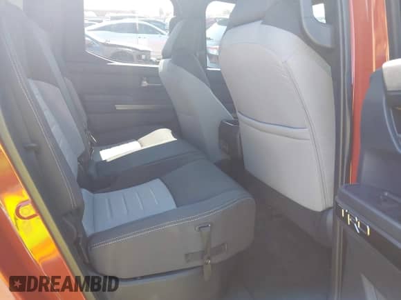 2025 Toyota Tacoma SR5 с VIN 3TMKB5FN7SM036657, выставлен на аукционе IAAI как лот 43373811 с пробегом 473 миль миль и . История ставок и продаж доступна на DreamBid. Изображение 8.