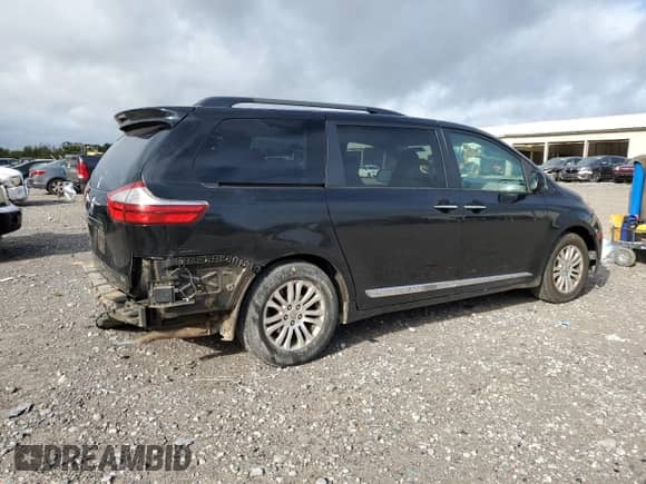 2016 Toyota Sienna XLE z VIN 5TDYK3DC2GS727327, wystawiony jako Copart lot #82152655 z przebiegiem 136 048 mil mil oraz Szkoda całkowita • Salvage title. Historia ofert i sprzedaży dostępna na DreamBid. Obrazek 3.
