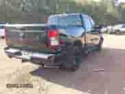 2019 Ram 1500 Big Horn z VIN 1C6SRFFT8KN797002, wystawiony jako IAAI lot #43236304 z przebiegiem 102 773 mil mil oraz . Historia ofert i sprzedaży dostępna na DreamBid. Obrazek 4.