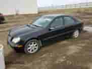 2004 Mercedes-Benz C 240 with VIN WDBRF81J54F458372, listed as a Copart auction lot 49205505 with 200,240 mi miles and Non repairable. Bid and sale history available at DreamBid. Image 1.