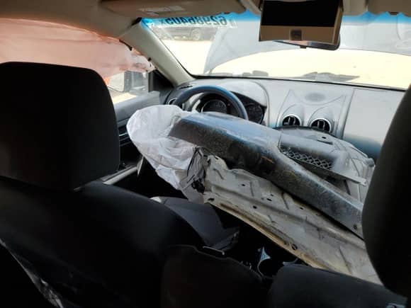 2015 Nissan Rogue S with VIN JN8AS5MTXFW656197, listed as a Copart auction lot 62986405 with 86,906 mi miles and Salvage title. Bid and sale history available at DreamBid. Image 8.