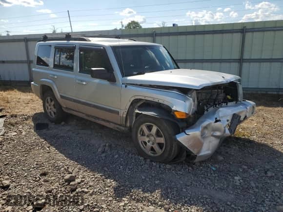 2007 Jeep Commander Sport с VIN 1J8HG48K57C646986, выставлен на аукционе Copart как лот 70131555 с пробегом 238 593 миль миль и Списание • Salvage title. История ставок и продаж доступна на DreamBid. Изображение 4.