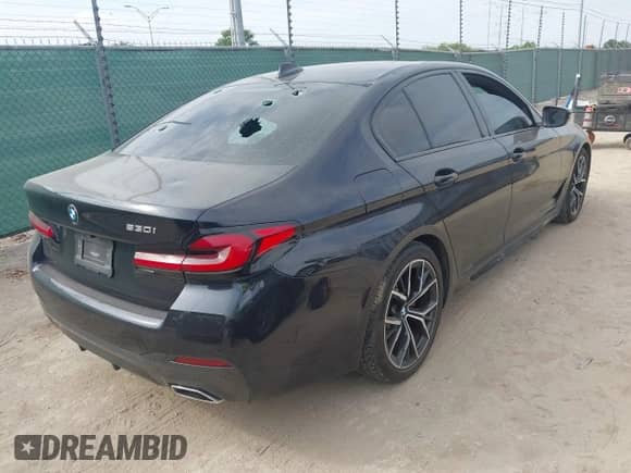 2021 BMW 5 Series 530i with VIN WBA53BH04MCF37326, listed as a IAAI auction lot 42044445 with 43,663 mi miles and . Bid and sale history available at DreamBid. Image 4.