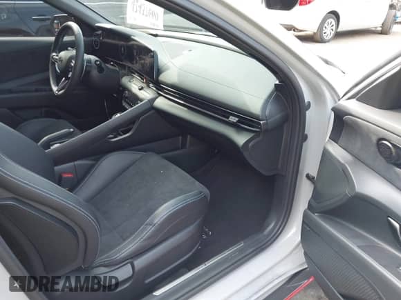 2025 Hyundai Elantra с VIN KMHLW4DK2SU027383, выставлен на аукционе IAAI как лот 42437660 с пробегом 7 877 миль миль и . История ставок и продаж доступна на DreamBid. Изображение 5.