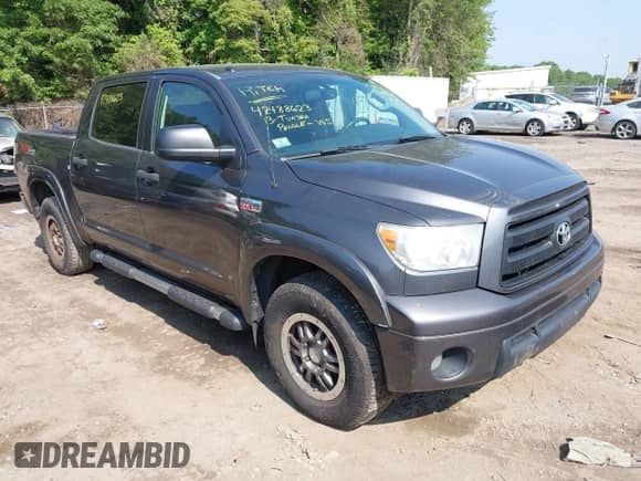 2013 Toyota Tundra with VIN 5TFDY5F18DX277032, listed as a IAAI auction lot 42488623 with 287,801 mi miles and . Bid and sale history available at DreamBid. Image 1.