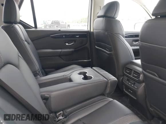 2025 Honda Pilot EX-L с VIN 5FNYG1H47SB071776, выставлен на аукционе IAAI как лот 42702072 с пробегом 7 236 миль миль и . История ставок и продаж доступна на DreamBid. Изображение 8.