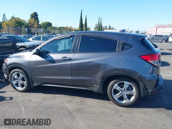 2022 Honda HR-V LX с VIN 3CZRU5H3XNM745201, выставлен на аукционе IAAI как лот 43242007 с пробегом Не указан миль и . История ставок и продаж доступна на DreamBid. Изображение 13.