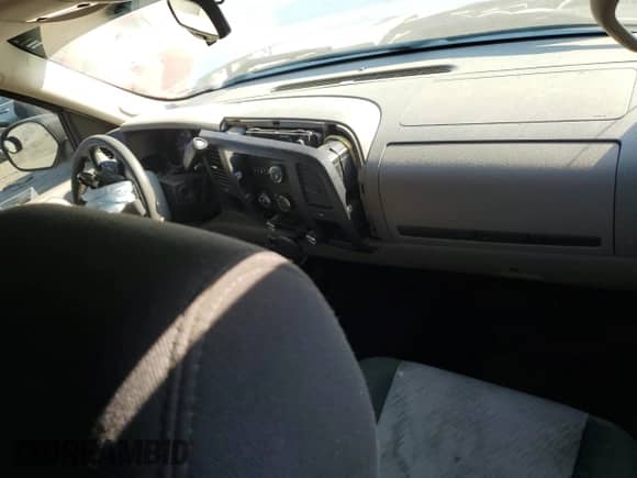 2008 GMC Sierra 1500 Work Truck с VIN 1GTEC14C68Z201934, выставлен на аукционе Copart как лот 81971665 с пробегом Не указан миль и Списание • Salvage title. История ставок и продаж доступна на DreamBid. Изображение 8.