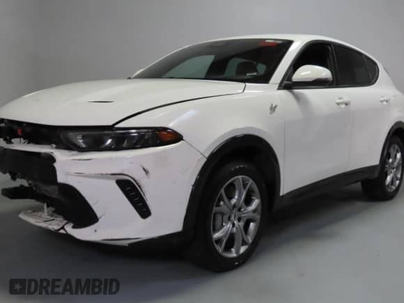 2024 Dodge Hornet R/T with VIN ZACPDFCW6R3A30978, listed as a Copart auction lot 89709785 with 26,777 mi miles and Salvage title. Bid and sale history available at DreamBid. Image 2.