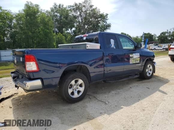 2022 Ram 1500 Lone Star z VIN 1C6RREBT1NN187445, wystawiony jako Copart lot #55620685 z przebiegiem 75 101 mil mil oraz Szkoda całkowita • Salvage title. Historia ofert i sprzedaży dostępna na DreamBid. Obrazek 3.