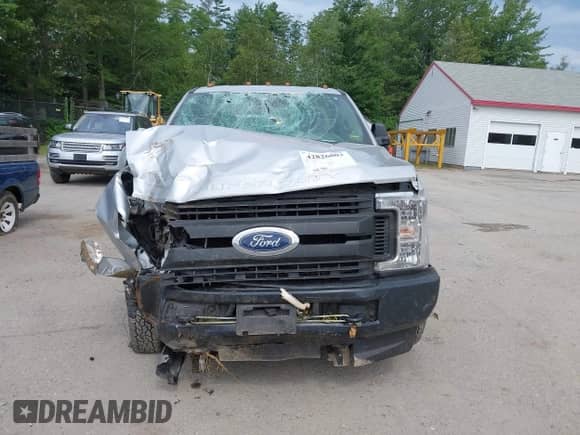 2019 Ford F-250 XL с VIN 1FTBF2B69KEF36066, выставлен на аукционе IAAI как лот 42826803 с пробегом 143 724 миль миль и . История ставок и продаж доступна на DreamBid. Изображение 12.