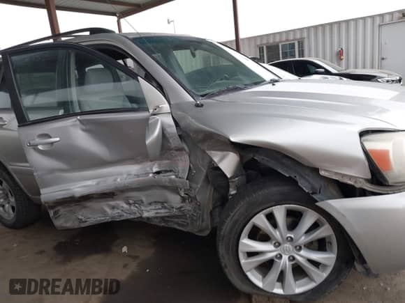 2004 Toyota Highlander Limited with VIN JTEDP21A040038524, listed as a IAAI auction lot 43243259 with Not provided miles and . Bid and sale history available at DreamBid. Image 6.