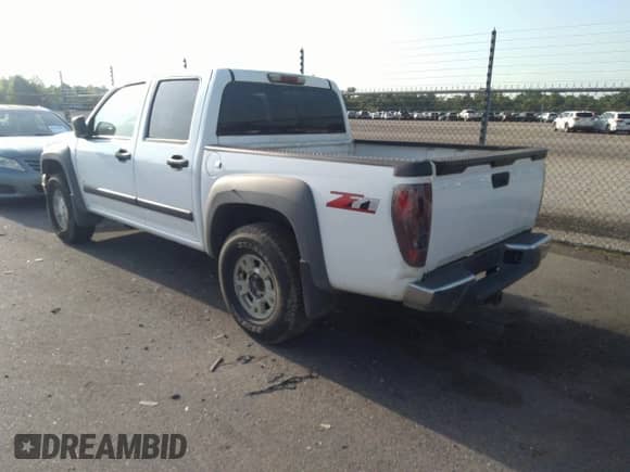 2007 Chevrolet Colorado 2LT z VIN 1GCDS13E178204780, wystawiony jako IAAI lot #42428452 z przebiegiem 360 443 mil mil oraz . Historia ofert i sprzedaży dostępna na DreamBid. Obrazek 3.