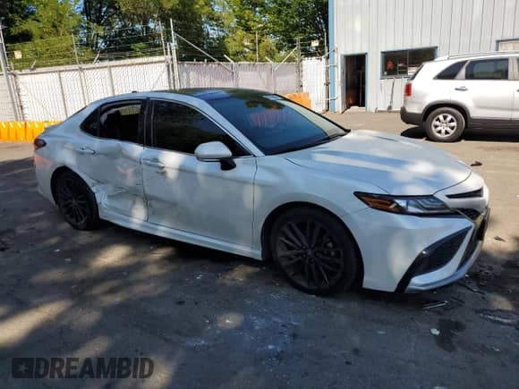 2022 Toyota Camry XSE with VIN 4T1K61BK3NU054786, listed as a Copart auction lot 62758665 with 62,654 mi miles and Salvage title. Bid and sale history available at DreamBid. Image 4.